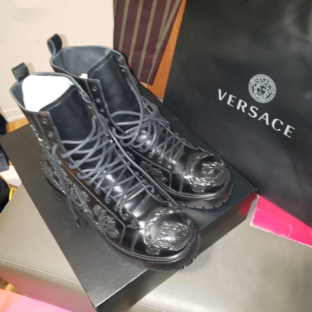 Versace appliqué floral ankle boots - Picture 11 of 11